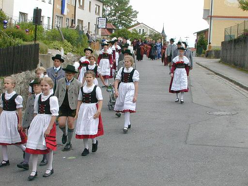 195-2002.jpg