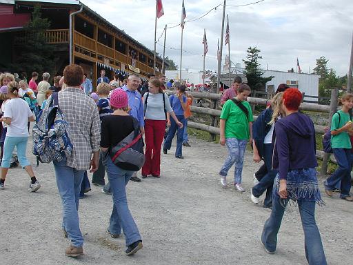 275-2002.jpg