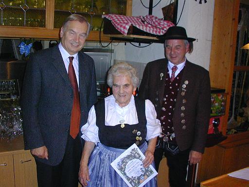 325-2002.JPG